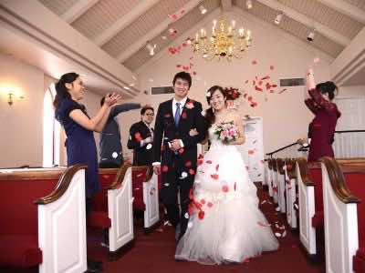 Best Wedding Packages In Las Vegas For Every Budget Weddings Luxury Hotel Wedding Packages In Las Vegas