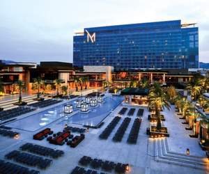 Off strip hotels vegas - Porn movie Vintage nude celeb pics