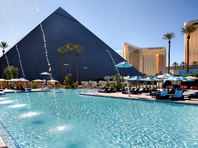 Las Vegas Temptation pool at Luxor