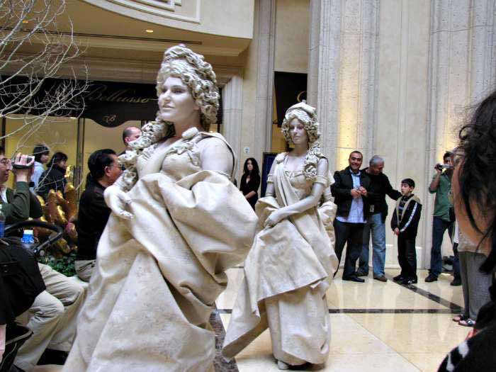 living-statues-venetian-las-vegas