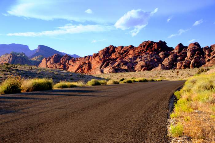 Scenic loop drive that goes around Red Rock Canyon