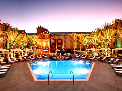 Las Vegas Sway Pool Lounge at Silverton Hotel